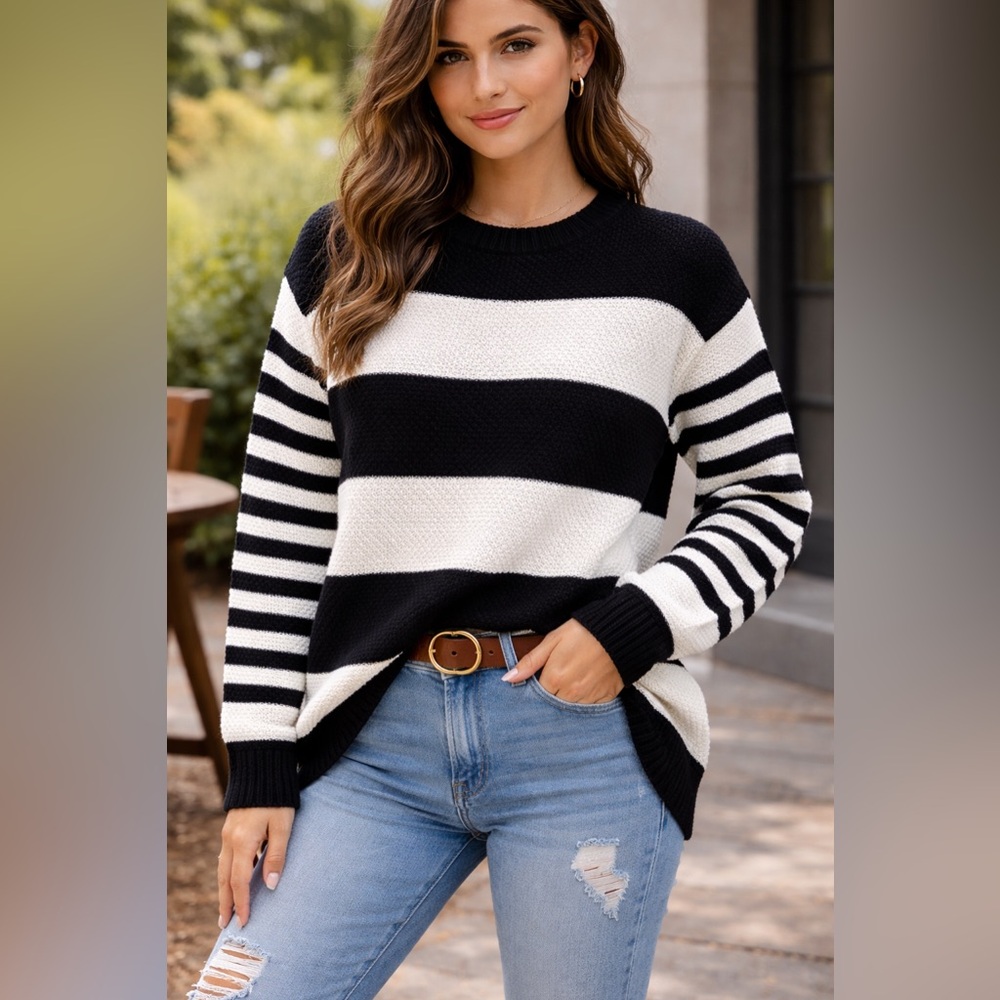 Zenana Outfitters black & White Striped Crewneck Sweater